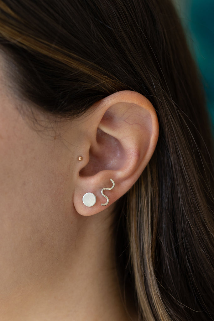 Wiggle and Dot Earrings in Silver