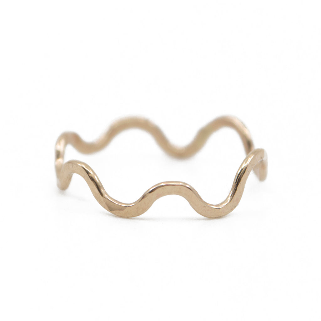 dainty minimalist ring in gold